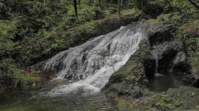 Pesona Air terjun Batang Koban di Riau