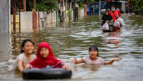 Banjir Rendam Ratusan Rumah di Maluku, 716 Orang Mengungsi