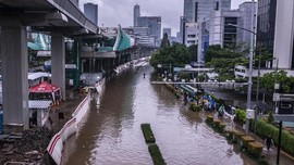 Jakarta Banjir, Walhi Sebut Anies Tak Berani Tegakkan Aturan