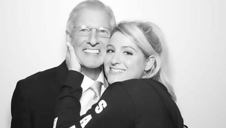 Ayah Meghan Trainor dikabarkan menjadi korban tabrak lari pada Jumat (21/2) lalu. 