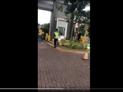 Video Penyerangan Massa ke AEON Mall JGC Cakung Soal Pemicu Banjir