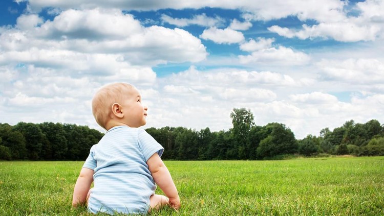 Bunda diprediksi akan melahirkan anak perempuan dalam waktu dekat? Cek 20 inspirasi nama bayi perempuan bermakna hijau berikut ini yuk!