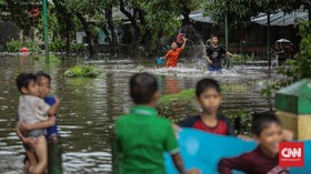Empat Remaja Hanyut di Kali usai Banjir di Tangsel
