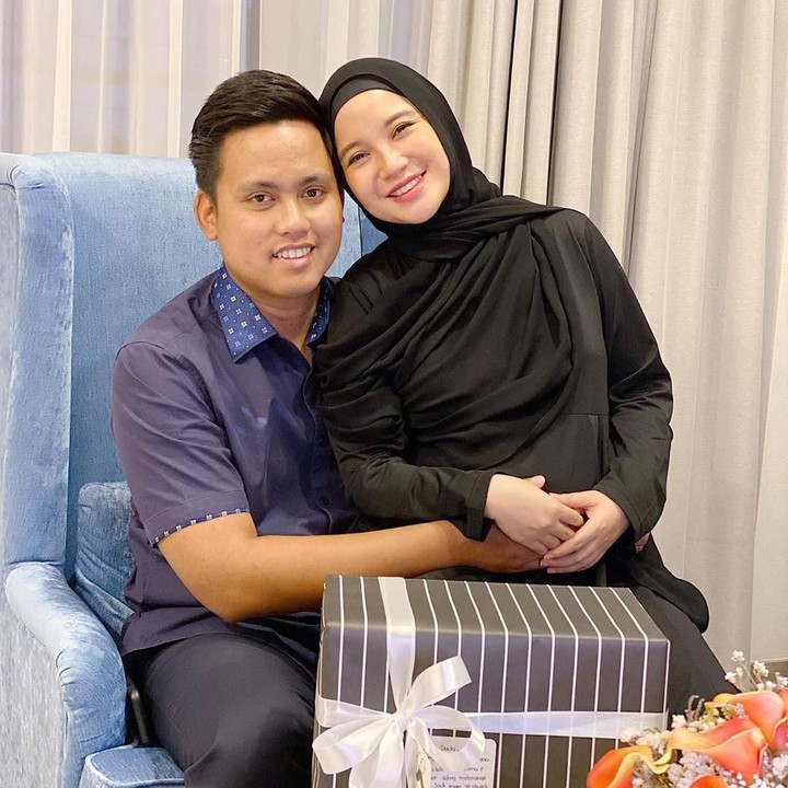 <p>Kehamilan pertama membuat Chacha dan Dico sangat bahagia, lantaran butuh 4 tahun untuk pasangan ini menunggu hadirnya buah hati. (Foto: Instagram @chafrederica)</p>