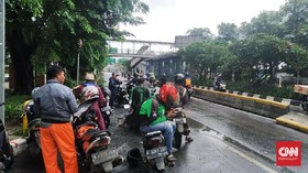 Banjir Masih Putus Akses di Gunung Sahari Menuju Mangga Dua