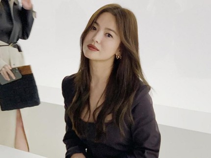 8 Bulan Cerai dari Song Joong Ki, Ini Foto-foto Terbaru Song Hye Kyo