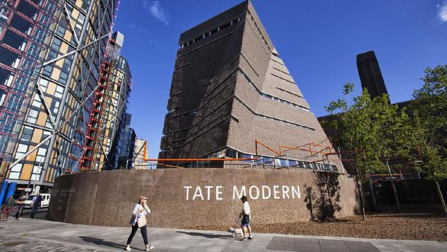 Drama soal privasi yang dikeluhkan penghuni apartemen kepada pengelola museum Tate Modern di London, Inggris, sudah berlangsung lama.