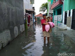 Ricuh AEON Jakarta Garden City, Warga: Dulu di Sini Nggak Banjir