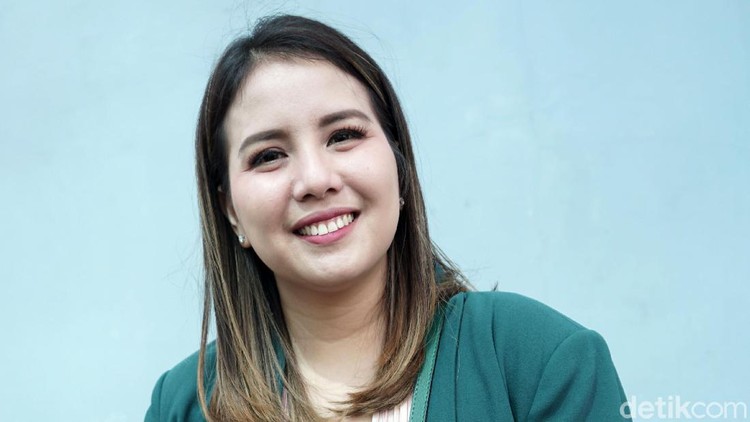 Tya Ariestya saat ditemui di Studio Trans TV.