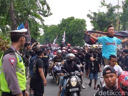 Ribuan Pesilat PSHT Kawal Sidang Rekan Mereka di Pengadilan Negeri Surabaya