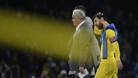 FOTO: Barcelona Pulang dengan Hasil Imbang dari Markas Napoli