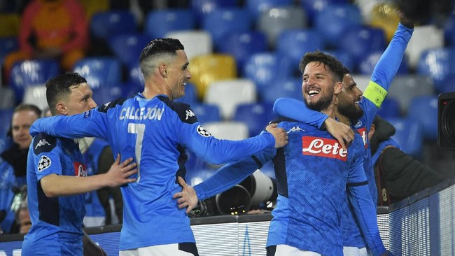 Salah satu kesebelasan Liga Italia, Napoli, berencana menggelar latihan di tengah wabah virus corona yang melanda Italia.