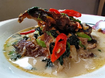 Resep Ikan Asap Kuah Santan, Lezatnya Aroma Pete dan Kemangi Bikin Nagih