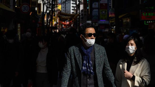 Belakangan ini ketenangan hidup di Singapura terusik dengan datangnya COVID-19 atau virus corona.