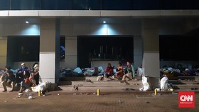 Suatu Malam di Pengungsian Banjir