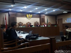 Hakim Tegur Saksi Ubah Keterangan Soal Penerimaan Uang Jadi Urusan Utang