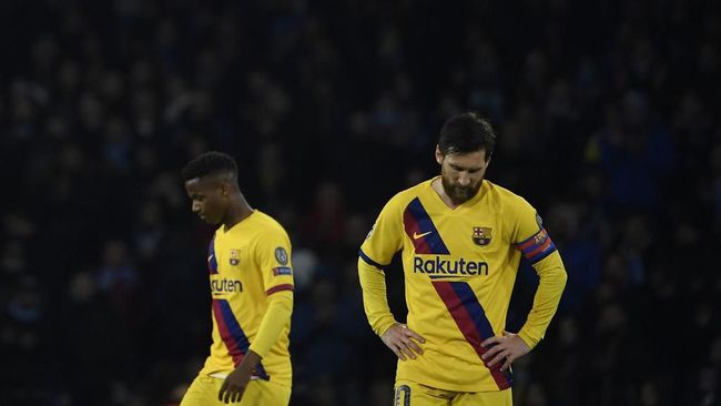 Barcelona Ditahan Napoli, Rekor Buruk Messi Berlanjut Lionel Messi gagal memberikan kontribusinya secara langsung untuk Barcelona saat menghadapi Napoli di Liga Champions.