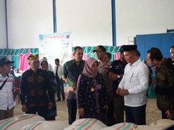 Terbitkan Resi Pertama, SRG Konawe Bantu Ketahanan Pangan Nasional