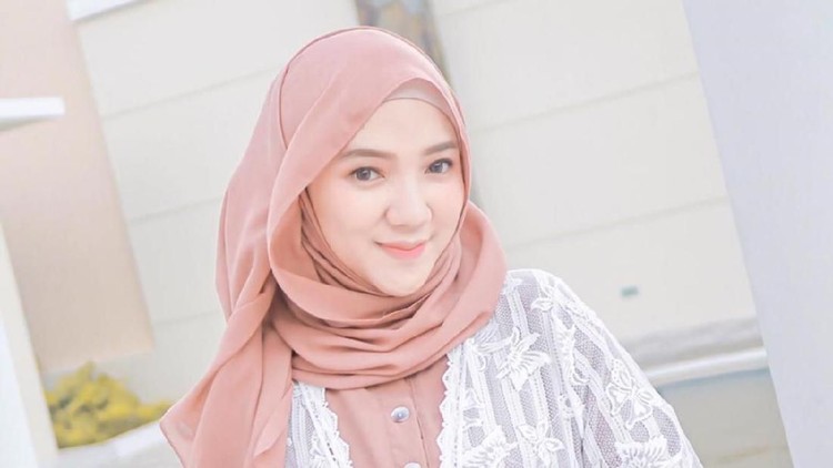 5 Perbedaan  Mencolok Model Hijab Muslimah Indonesia Vs 