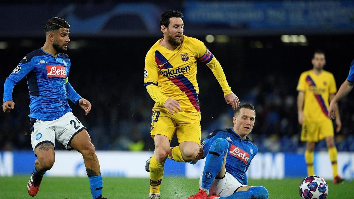 FOTO: Barcelona Pulang dengan Hasil Imbang dari Markas Napoli