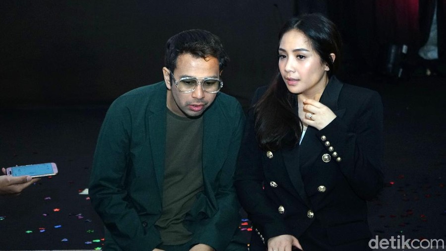 Raffi Ahmad dan Nagita Slavina saat dijumpai di kawasan Gatot Subroto.