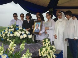 Pendiri PD Ventje Rumangkang Dimakamkan di San Diego Hills Karawang