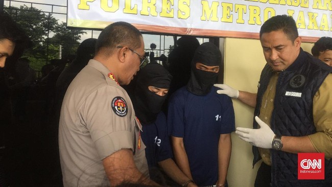 Polisi menetapkan delapan orang tersangka dalam insiden perusakan mal AEON JGC, Cakung. Enam di antaranya masih di bawah umur.