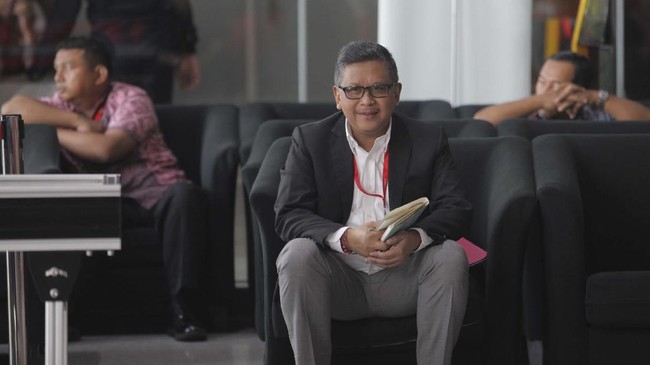 PPP hingga Wagub DKI respons kritikan Sekjen PDIP Hasto yang menyebut kawasan Tanah Abang Jakarta kembali macet.