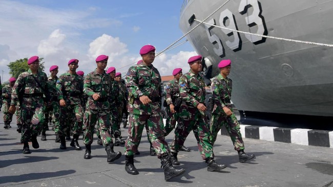 Petugas kesehatan, termasuk anggota TNI diimbau mengisolasi diri dan melakukan self monitoring jika mengalami keluhan medis sepulang dari Pulau Sebaru.