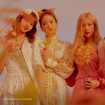 6 Potret Manis BLACKPINK di Album Foto '2020 Welcoming Collection'