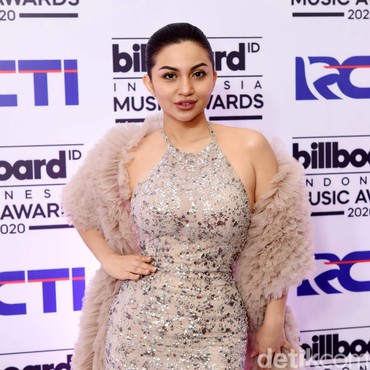 Ariel Tatum-Vicky Prasetyo Bisa Takdir Berjodoh, Netizen: Azab Namanya