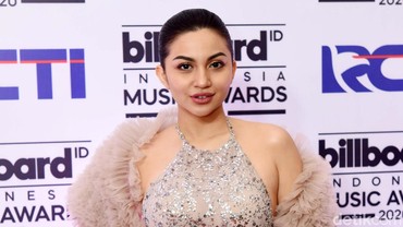 img-title Ariel Tatum-Vicky Prasetyo Bisa Takdir Berjodoh, Netizen: Azab Namanya