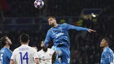 FOTO: Ronaldo Tak Kuasa Bantu Juventus Atasi Lyon Cristiano Ronaldo tak mampu membantu Juventus menghindari kekalahan melawan Lyon pada babak 16 besar Liga Champions.