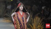 FOTO: Berterima Kasih pada Bumi lewat Fashion Rhapsody Fashion Rhapsody 2020 resmi dibuka di The Tribata, Jakarta, Rabu (26/2). Gelaran ini menjadi bentuk terima kasih pada Bumi sebagai sumber inspirasi karya.