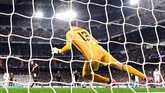 FOTO: Real Madrid Terkapar Lawan Man City di Liga Champions Real Madrid tumbang di hadapan Manchester City pada laga Liga Champions. Berikut foto-foto pilihan dari laga tersebut.