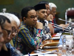 Cegah Sebaran Virus Corona, Anies Cabut Sistem Ganjil-Genap Sementara