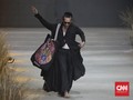 FOTO: Berterima Kasih pada Bumi lewat Fashion Rhapsody