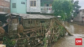 Potret Kemiskinan Warga Tepi Kali Cipinang Korban Banjir