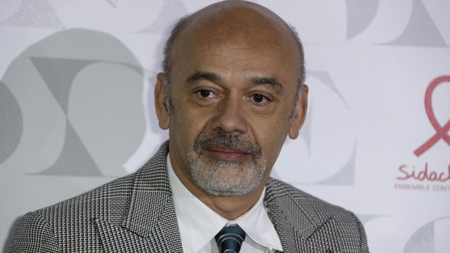 Memakai stiletto Christian Louboutin adalah sebuah tantangan berat. Namun, bagi sebagian orang, beauty is pain.