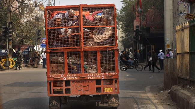 FOTO: Pasca Bentrok Umat Hindu-Muslim di India