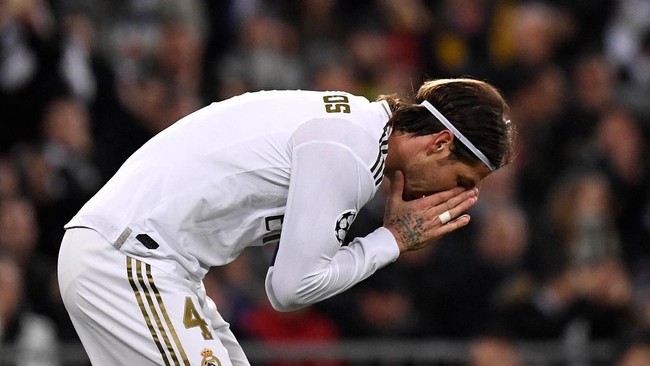 Real Madrid tengah mengalami krisis dalam lima laga terakhir di berbagai ajang dengan hanya mampu meraih satu kemenangan.