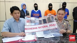 Diperiksa 7 Jam, Awkarin Dicecar 30 Pertanyaan soal 'Carding'