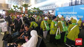 Saudi Setop Visa Umrah, Ribuan Jemaah Tertahan di Soetta