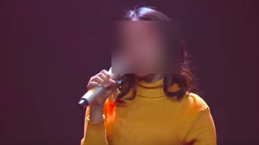 Sebuah video seorang anak perempuan menganiaya ibu kandung viral di Facebook. Klip itu kemudian diunggah ulang ke YouTube.