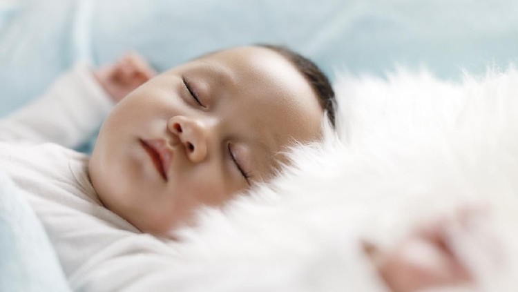 Membuat bayi tertidur memang tidak mudah. Namun, ada beberapa cara yang bisa dilakukan untuk mengatasi membuat bayi tidur dengan mudah.