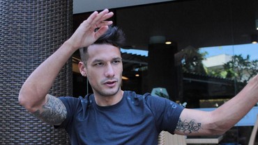 img-title 5 Fakta Raphael Maitimo, Pesepakbola yang Diduga Gebetan Agnez Mo