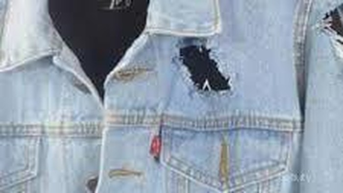 [FORUM] Aduh jaket denimku sobek....