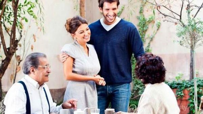 Deg-degan nih, bantu bikin first impression ke camer dong Ladies!