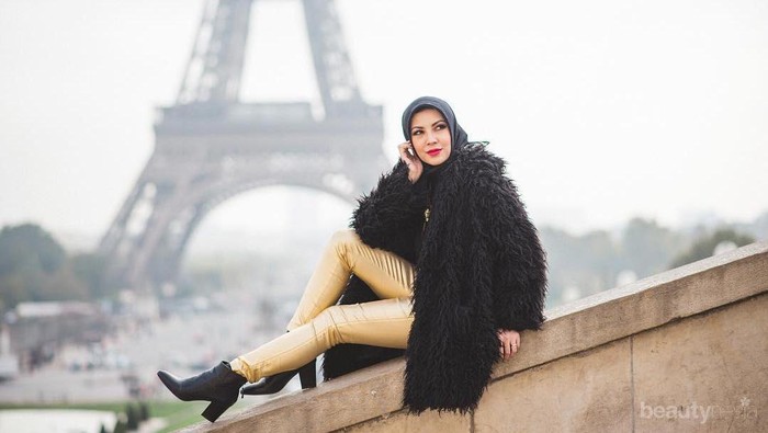 Gaya Baju Pesta Muslim Ala Ratna Galih, Dijamin Bikin Penampilan Lebih Anggun!