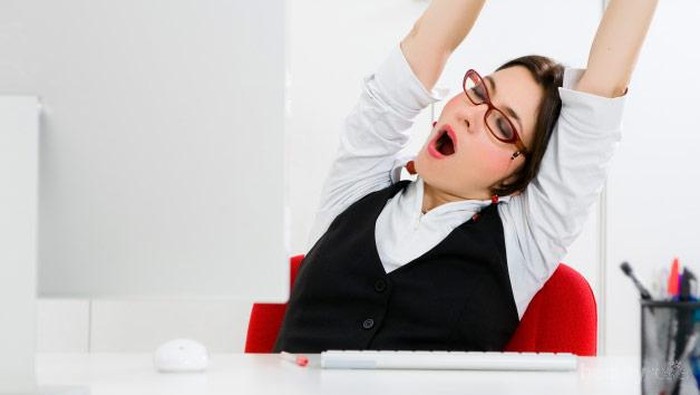 Lakukan Desk Stretch agar Tubuh Lebih Fit! (Bagian 1)